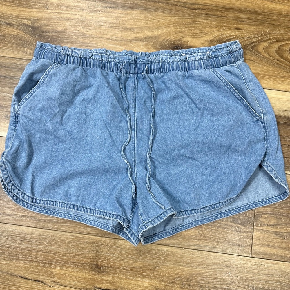 American Eagle Ladies XL shorts